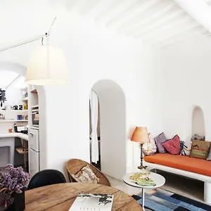 Eclectic & Artistic House In Holiday home